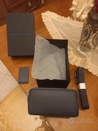 borsello uomo in pelle Piquadro misure 20×10×6