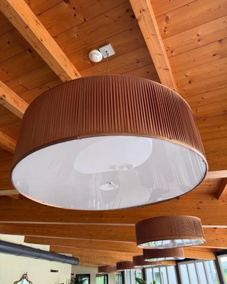 Lampadari giganti in tessuto