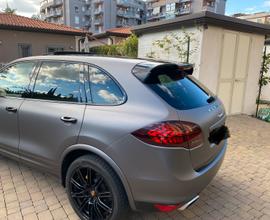 Porsche cayenne 2011