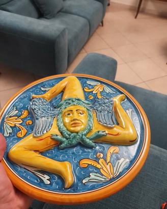 Piatto decorativo trinacria