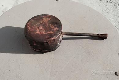 Antico scaldaletto in rame