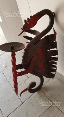 Drago in ferro artigianale predisposto per lampada