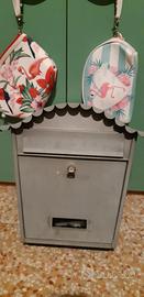 Cassetta della posta con una chiave