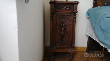 mobili metà 800 in ciliegio finemente intarsiati 