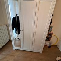 Piccolo armadio tre ante