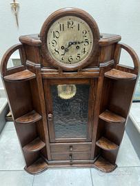 Orologio a pendolo angolare in legno