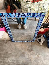 Specchio a mosaico blu