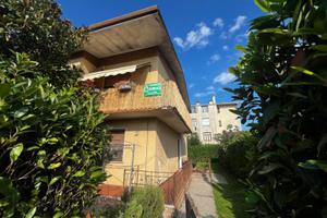 COMODO APPARTAMENTO BICAMERE IN BIFAMILIARE