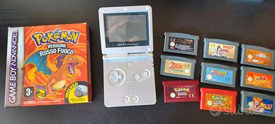 Game Boy Advance SP con lotto videogiochi