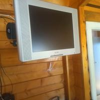 TV INNOHIT 22 POLLICI + decoder + supporto a muro