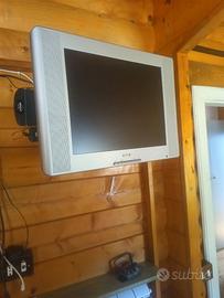 TV INNOHIT 22 POLLICI + decoder + supporto a muro