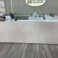 Scaffali bancone tavoli