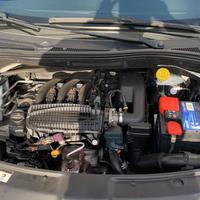 Peugeot 208 benzina/gpl