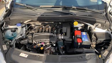 Peugeot 208 benzina/gpl