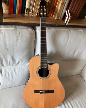 Chitarra classica Ovation