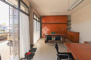 NEGOZIO A CASTREZZATO