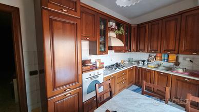 Cucina angolare in noce