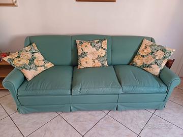 Divano letto e poltroncine