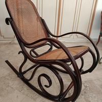 Sedia a dondolo Thonet