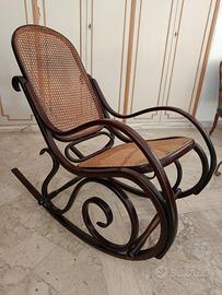Sedia a dondolo Thonet