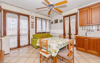 TRILOCALE CON AMPIO TERRAZZO, BOX E CANTINA