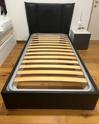 Letto singolo con poggiatesta