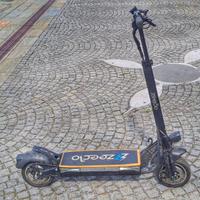 Due monopattini elettrici ZEECLO