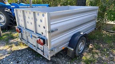 Carrello rimorchio portata 700Kg a Marina Palmense