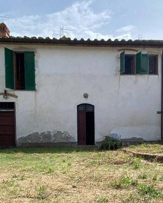 Rustico / Casale di 180 m² con più di 5 locali a M