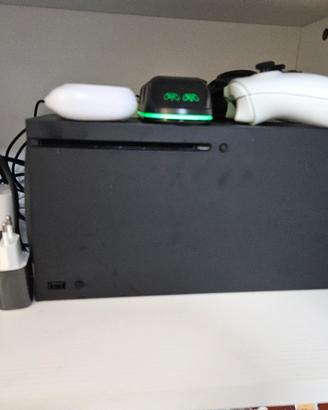 xbox serie x inclusi 2 pad con dock ricarica