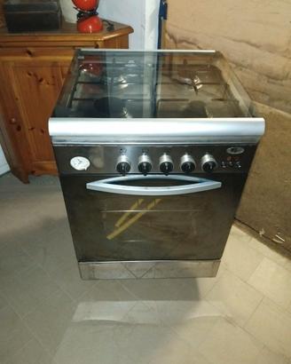 Cucina a gas con forno