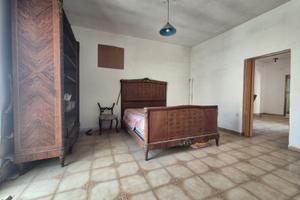 Sant'Angelo Indipendente con cortile e terrazzo