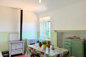 3 LOCALI A CASPERIA