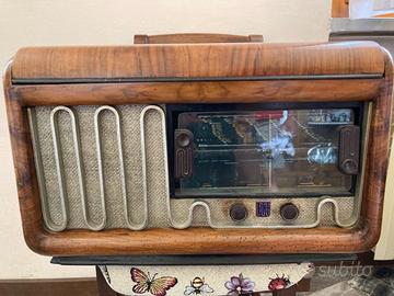 Radio d'epoca Fara con giradischi - anni 50