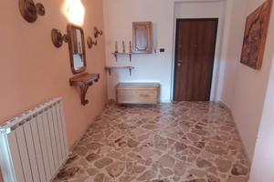 Ampio tricamere a san giovanni in fiore