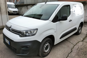 Berlingo furgonato passo corto ben tenuto