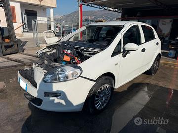 Fiat Punto 1.2 incidentato - 2015