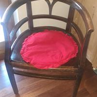 Poltroncina sedia a pozzetto antica