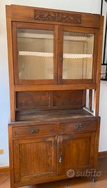 Vetrina antica in castagno