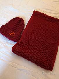 Sciarpa e cappello di lana abbinati