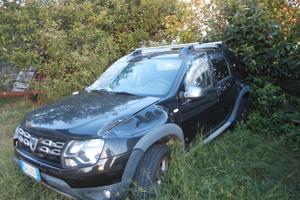 DUSTER 1.5 110 CV LAUREATE 2014 INCIDENTATA