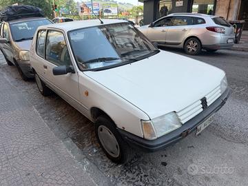 Peugeot 205 1.1 3 porte XR