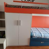 camera a ponte 2 letti e libreria 