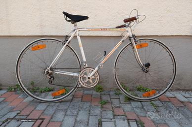 Bici vintage Peugeot in acciaio 
