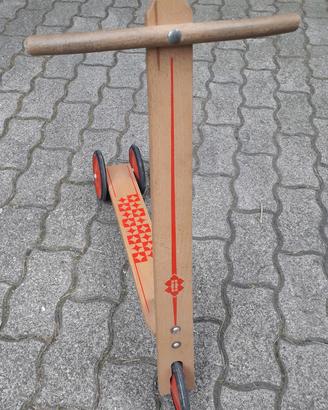 Monopattino in legno vintage