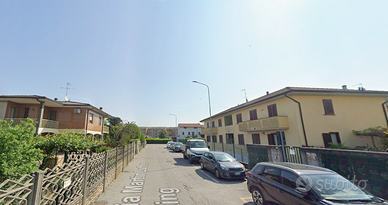 Stanza in villa con giardino, posto auto e piscina