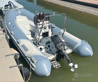 Gommone Sacs 530 motore Tohatsu 40cv e carrello