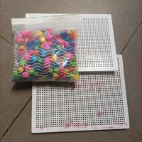 Puzzle con chiodi il plastica