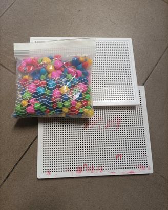 Puzzle con chiodi il plastica