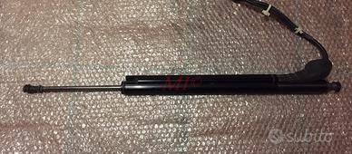 Revisione pistone bagagliaio Opel Insigna